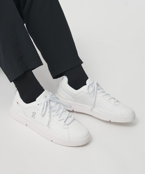 On（オン）の「＜On＞ロジャー アドバンテージ スニーカー（スニーカー・メンズ・ホワイト/ブラック・11/10h/8/9h/7h/10/9/8h）」の4枚目の写真