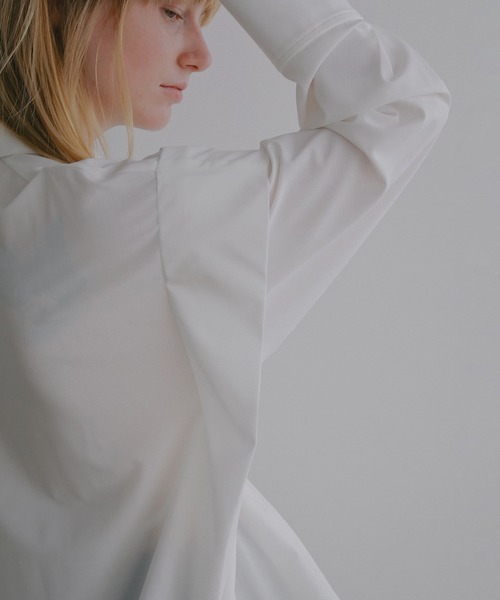 MANOF（マノフ）の「SHOULDER TUCK SHIRT（シャツ/ブラウス・レディース・ホワイト/ブルー/グレー・F）」の16枚目の写真