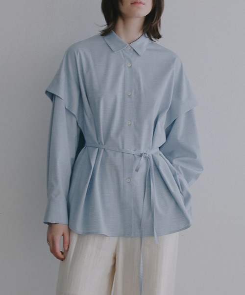 MANOF（マノフ）の「SHOULDER TUCK SHIRT（シャツ/ブラウス・レディース・ホワイト/ブルー/グレー・F）」の21枚目の写真