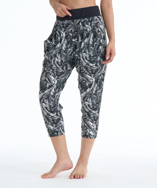 ROXY(ロキシー)の「ROXY ウィメンズ FITNESS CALM MOTION PANTS ロングパンツ 【2026年春夏モデル】/ロキシードレープパンツ(その他パンツ・レディース・マルチ/ブラック・SMALL/MEDIUM/LARGE)」の2枚目の写真
