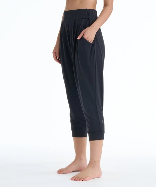ROXY(ロキシー)の「ROXY ウィメンズ FITNESS CALM MOTION PANTS ロングパンツ 【2026年春夏モデル】/ロキシードレープパンツ(その他パンツ・レディース・マルチ/ブラック・SMALL/MEDIUM/LARGE)」の8枚目の写真