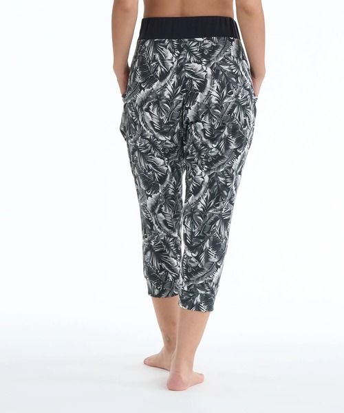 ROXY(ロキシー)の「ROXY ウィメンズ FITNESS CALM MOTION PANTS ロングパンツ 【2026年春夏モデル】/ロキシードレープパンツ(その他パンツ・レディース・マルチ/ブラック・SMALL/MEDIUM/LARGE)」の6枚目の写真