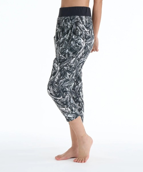 ROXY(ロキシー)の「ROXY ウィメンズ FITNESS CALM MOTION PANTS ロングパンツ 【2026年春夏モデル】/ロキシードレープパンツ(その他パンツ・レディース・マルチ/ブラック・SMALL/MEDIUM/LARGE)」の10枚目の写真