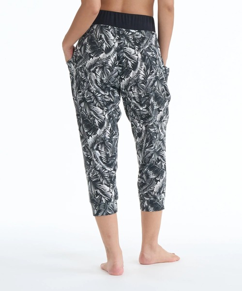 ROXY(ロキシー)の「ROXY ウィメンズ FITNESS CALM MOTION PANTS ロングパンツ 【2026年春夏モデル】/ロキシードレープパンツ(その他パンツ・レディース・マルチ/ブラック・SMALL/MEDIUM/LARGE)」の12枚目の写真