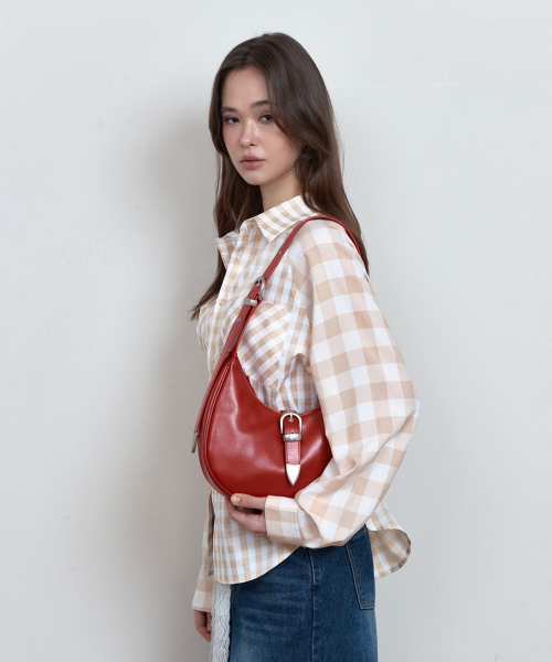 CURETTY(キュリティ)の「C DOUBLE BELT MINI HOBO BAG_RED(ショルダーバッグ・レディース・レッド・FREE)」の2枚目の写真