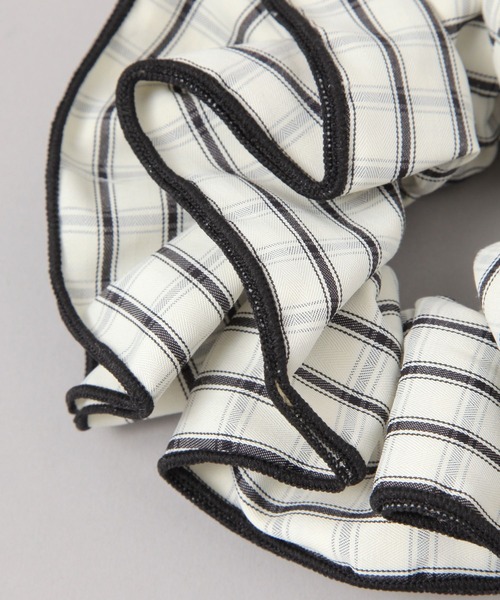 JEANASIS(ジーナシス)の「CHECKシュシュ/638851(シュシュ・レディース・ネイビー系/ホワイト系その他・FREE)」の3枚目の写真