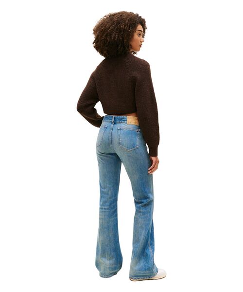 tommy jeans(トミー ジーンズ)の「ローライズブーツカットジーンズ(デニムパンツ・レディース・インディゴブルー・27inch/26inch/25inch)」の3枚目の写真
