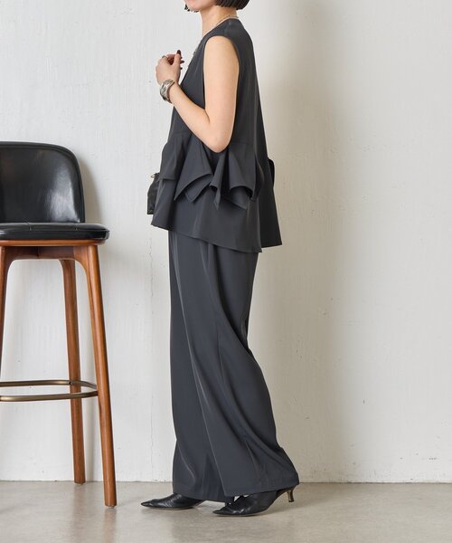 Jena espace merveilleux（ジェナ　エスパスメルヴェイユ）の「フリルベストセットアップ（ワンピース・レディース・チャコールグレー/ネイビー・FREE）」の6枚目の写真