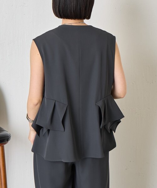 Jena espace merveilleux（ジェナ　エスパスメルヴェイユ）の「フリルベストセットアップ（ワンピース・レディース・チャコールグレー/ネイビー・FREE）」の10枚目の写真