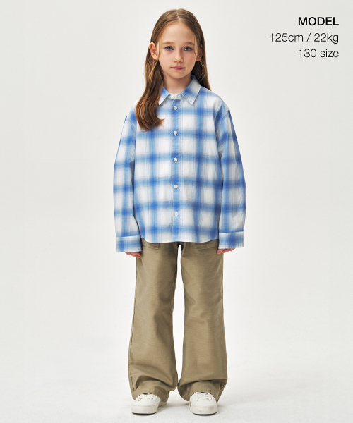 MUSINSA STANDARD KIDS（ムシンサスタンダードキッズ）の「リラックスドオンブレチェックシャツ [ホワイト/ブルー]（シャツ/ブラウス・レディース・その他・110/120/130/140/150/160）」の2枚目の写真