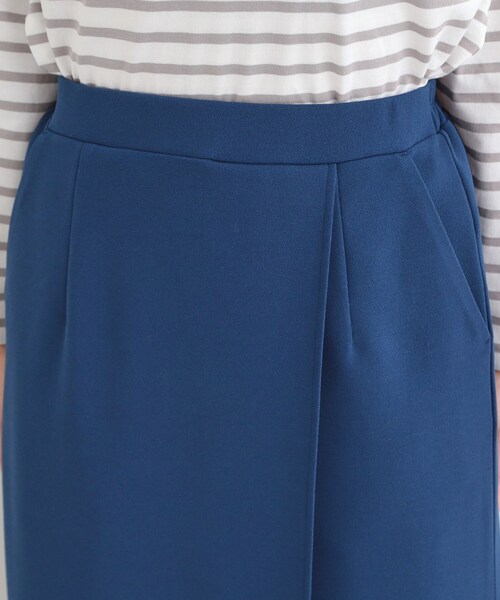 SHOO・LA・RUE（シューラルー）の「【洗濯機可/S-LL】腰まわりを自然にカバーする ラップ風ナロースカート（スカート・レディース・ブラック/ナチュラル/ネイビー・01/02/03/04）」の19枚目の写真