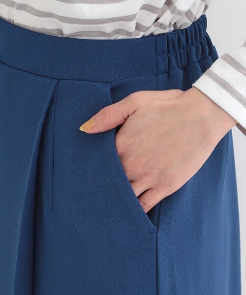 SHOO・LA・RUE（シューラルー）の「【洗濯機可/S-LL】腰まわりを自然にカバーする ラップ風ナロースカート（スカート・レディース・ブラック/ナチュラル/ネイビー・01/02/03/04）」の20枚目の写真