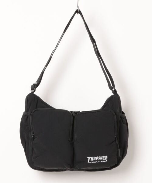 THRASHER(スラッシャー)の「W POCKET SHOULDER BAG/THRASHER スラッシャー ロゴアクセント 斜め掛け ショルダーバッグ GONZ刺繍 通学 タウンユース フェス ストリート(ショルダーバッグ・メンズ・ブラック×ホワイト/ブラック系その他・FREE)」の1枚目の写真