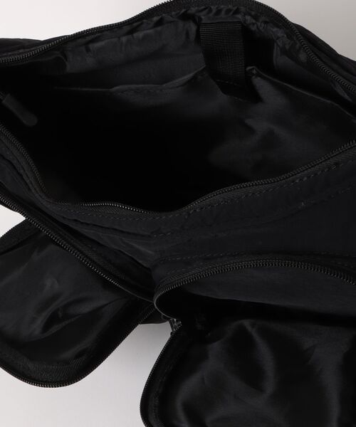 THRASHER(スラッシャー)の「W POCKET SHOULDER BAG/THRASHER スラッシャー ロゴアクセント 斜め掛け ショルダーバッグ GONZ刺繍 通学 タウンユース フェス ストリート(ショルダーバッグ・メンズ・ブラック×ホワイト/ブラック系その他・FREE)」の5枚目の写真