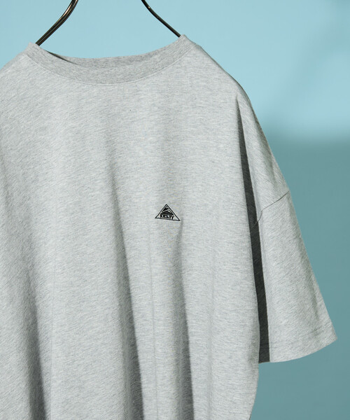 FREAK'S STORE(フリークスストア)の「限定展開 KELTY × FREAK'S STORE/ケルティ 別注 ビッグシルエット 半袖 Tシャツ(接触冷感・吸水速乾・UVカット・遮熱)(Tシャツ/カットソー・レディース・オリーブ/ブラック/チャコール/ベージュ/オフホワイト/グレー/ピンク・フリ-)」の4枚目の写真