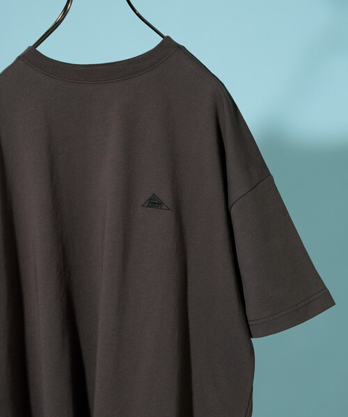 FREAK'S STORE(フリークスストア)の「限定展開 KELTY × FREAK'S STORE/ケルティ 別注 ビッグシルエット 半袖 Tシャツ(接触冷感・吸水速乾・UVカット・遮熱)(Tシャツ/カットソー・レディース・オリーブ/ブラック/チャコール/ベージュ/オフホワイト/グレー/ピンク・フリ-)」の5枚目の写真