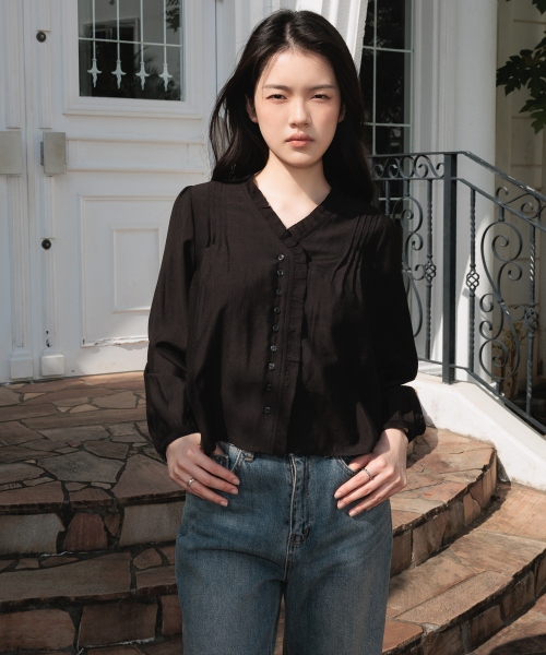 DEHEVE（デヘヴェ）の「Frill Pintuck Blouse [Black]（シャツ/ブラウス・レディース・ブラック・FREE）」の6枚目の写真
