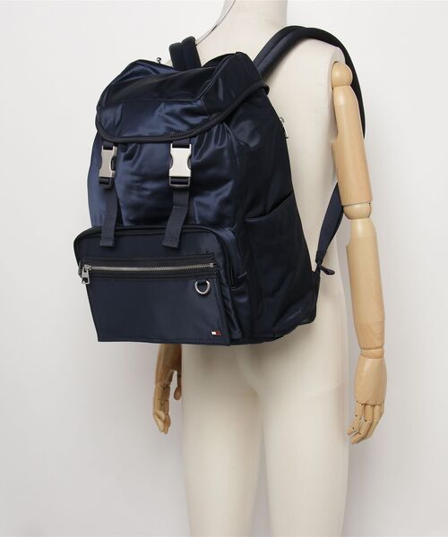 TOMMY HILFIGER（トミーヒルフィガー）の「トラベルナイロンバックパック（バックパック/リュック・メンズ・ネイビー・FREE）」の5枚目の写真