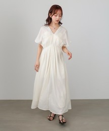 Bab（バブ）の「【選べるサイズ展開】テープ刺繍ピンタックレースワンピース（ワンピース）」