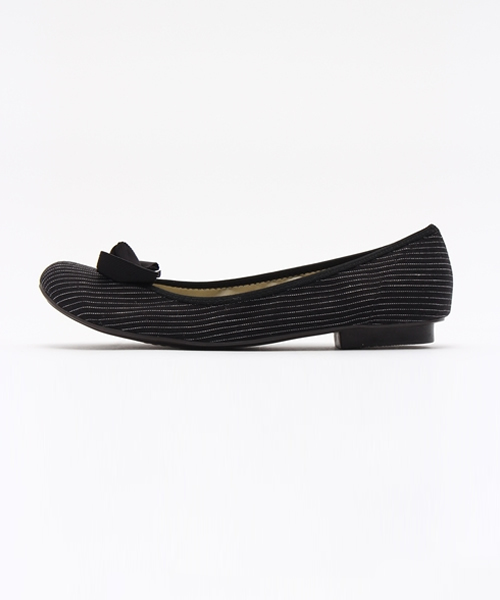 RiiiKa（リーカ）の「【RiiiKa/リーカ】リボンフラットパンプス（バレエシューズ・レディース・ブラック系その他/カーキ/ネイビー/ホワイト系その他/ブラック・21.5cm/23.0cm/23.5cm/22.5cm/25.0cm/24.0cm/22.0cm/24.5cm）」の7枚目の写真