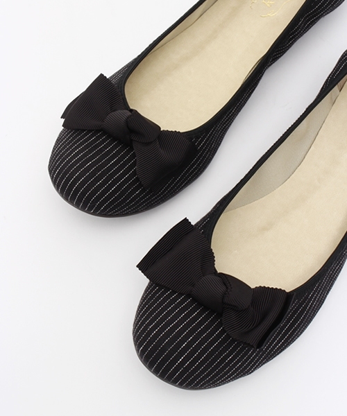 RiiiKa（リーカ）の「【RiiiKa/リーカ】リボンフラットパンプス（バレエシューズ・レディース・ブラック系その他/カーキ/ネイビー/ホワイト系その他/ブラック・21.5cm/23.0cm/23.5cm/22.5cm/25.0cm/24.0cm/22.0cm/24.5cm）」の11枚目の写真