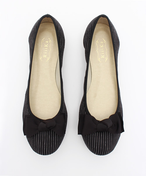 RiiiKa（リーカ）の「【RiiiKa/リーカ】リボンフラットパンプス（バレエシューズ・レディース・ブラック系その他/カーキ/ネイビー/ホワイト系その他/ブラック・21.5cm/23.0cm/23.5cm/22.5cm/25.0cm/24.0cm/22.0cm/24.5cm）」の10枚目の写真