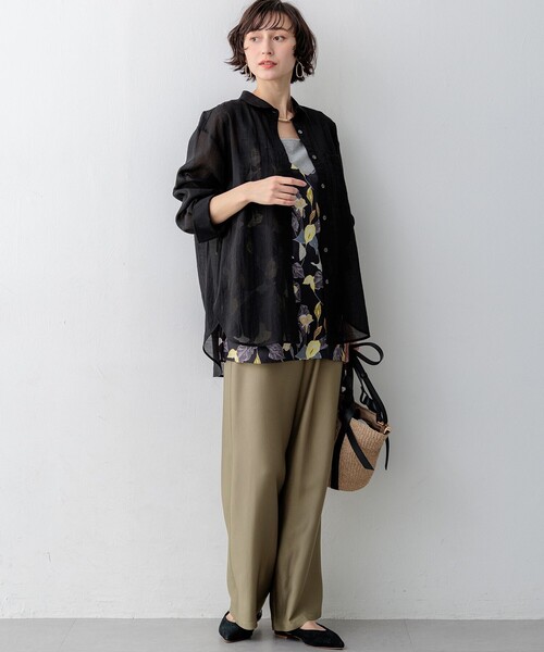 23区 S(ニジュウサンクチイサイサイズ)の「リネンミックスシアースラブ オーバーシャツ(シャツ/ブラウス・レディース・カーキ系/ベージュ系/ブラック系・32)」の9枚目の写真