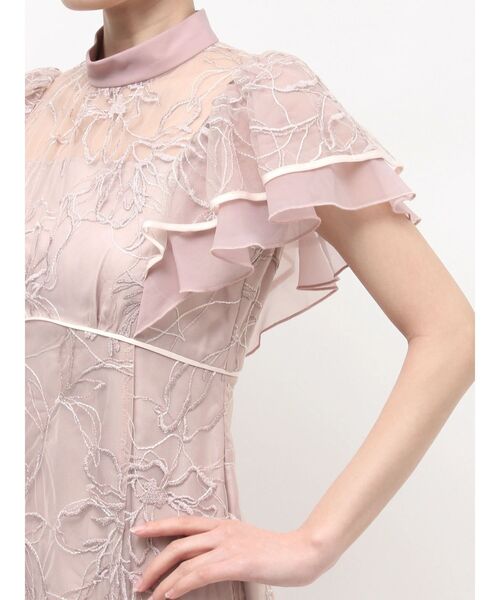 MERCURYDUO(マーキュリーデュオ)の「エンブロイダリーラッフルワンピース(ワンピース・レディース・ベビーピンク/ライトグレー・MEDIUM/SMALL)」の19枚目の写真