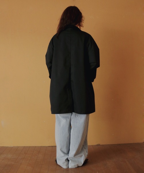 cheriella（シェリエラ）の「【cheriella】マルチWAYスカーフ付きステンカラートレンチ　MULTI-WAY STAIN-COLLAR TRENCH COAT WITH SCARFー春アウター（ステンカラーコート・レディース・アイボリー/ライトベージュ/ブラック・FREE）」の20枚目の写真