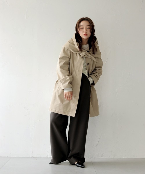 cheriella（シェリエラ）の「【cheriella】マルチWAYスカーフ付きステンカラートレンチ　MULTI-WAY STAIN-COLLAR TRENCH COAT WITH SCARFー春アウター（ステンカラーコート・レディース・アイボリー/ライトベージュ/ブラック・FREE）」の9枚目の写真