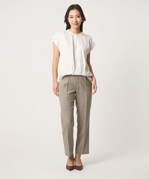 A DAY IN THE LIFE UNITED ARROWS(アデイインザライフユナイテッドアローズ)の「スラブツイル タックストレートパンツ ‐セットアップ対応・マシンウォッシャブル‐<A DAY IN THE LIFE>(その他パンツ・レディース・ダークグレー/ベージュ/ネイビー/モカ・40/36/38)」の9枚目の写真