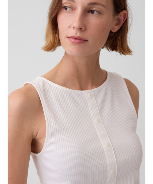 GAP(ギャップ)の「リブ ボタンアップ タンクトップ(Tシャツ/カットソー・レディース・ブラック/ブルー/ライトブラウン/オフホワイト・XS/L/M/S/XXS/XL)」の16枚目の写真