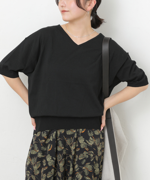JOURNAL STANDARD relume（ジャーナルスタンダード　レリューム）の「【MULTI FUNC+】UVカット / 接触冷感 / ドライタッチVネックプルオーバー（ニット/セーター・レディース・カーキ/ブラック/ホワイト系その他/イエロー・FREE）」の8枚目の写真