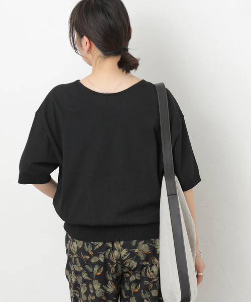 JOURNAL STANDARD relume（ジャーナルスタンダード　レリューム）の「【MULTI FUNC+】UVカット / 接触冷感 / ドライタッチVネックプルオーバー（ニット/セーター・レディース・カーキ/ブラック/ホワイト系その他/イエロー・FREE）」の11枚目の写真