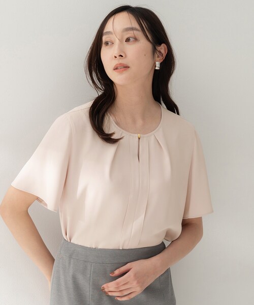 UNTITLED（アンタイトル）の「【洗える/スーツインナー】ジョーゼットミニマルブラウス（シャツ/ブラウス・レディース・ネイビー/ライトグリーン/オフホワイト/ベビーピンク・00/50/48/46/44/04/03/02/01）」の4枚目の写真