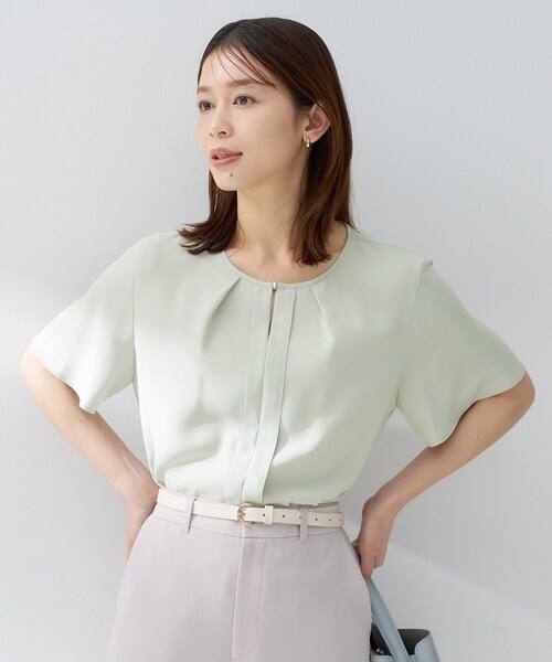 UNTITLED（アンタイトル）の「【洗える/スーツインナー】ジョーゼットミニマルブラウス（シャツ/ブラウス・レディース・ネイビー/ライトグリーン/オフホワイト/ベビーピンク・00/50/48/46/44/04/03/02/01）」の2枚目の写真