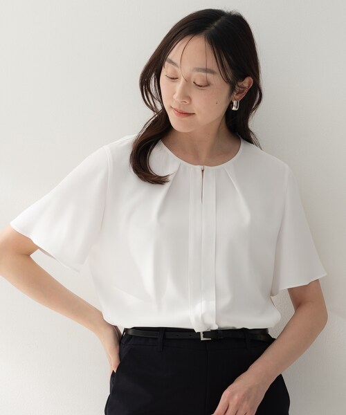 UNTITLED（アンタイトル）の「【洗える/スーツインナー】ジョーゼットミニマルブラウス（シャツ/ブラウス・レディース・ネイビー/ライトグリーン/オフホワイト/ベビーピンク・00/50/48/46/44/04/03/02/01）」の10枚目の写真