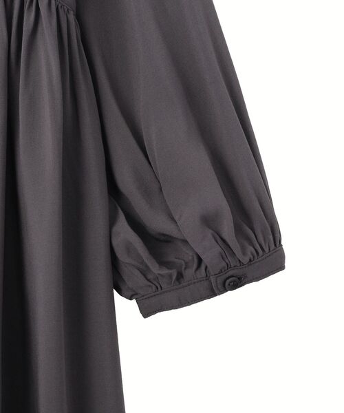 Green　Parks（グリーンパークス）の「スキッパーギャザーワンピース（シャツワンピース・レディース・ドット/チャコールグレー・FREE）」の19枚目の写真