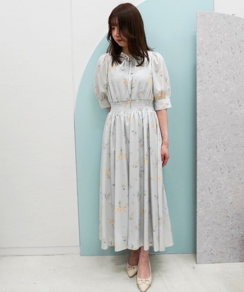 SWINGLE（スウィングル）の「【3/28(Sat)発売】ぼかしフラワーリボンプリントワンピース（ワンピース・レディース・ネイビー/オフホワイト/サックスブルー・FREE）」の3枚目の写真