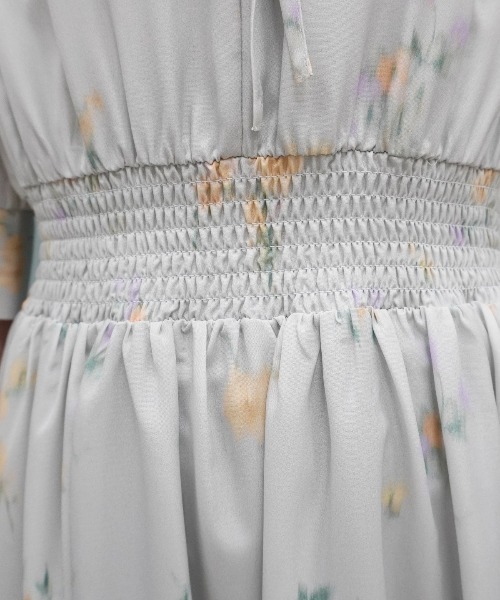 SWINGLE（スウィングル）の「【3/28(Sat)発売】ぼかしフラワーリボンプリントワンピース（ワンピース・レディース・ネイビー/オフホワイト/サックスブルー・FREE）」の12枚目の写真