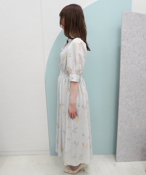SWINGLE（スウィングル）の「【3/28(Sat)発売】ぼかしフラワーリボンプリントワンピース（ワンピース・レディース・ネイビー/オフホワイト/サックスブルー・FREE）」の8枚目の写真