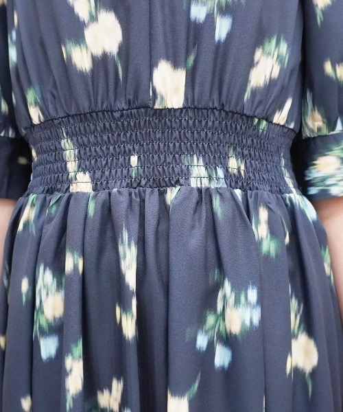 SWINGLE（スウィングル）の「【3/28(Sat)発売】ぼかしフラワーリボンプリントワンピース（ワンピース・レディース・ネイビー/オフホワイト/サックスブルー・FREE）」の18枚目の写真