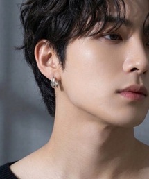 MONOCHROME（モノクローム）の「ダブルラインミニマルフープピアス（ピアス（両耳用））」