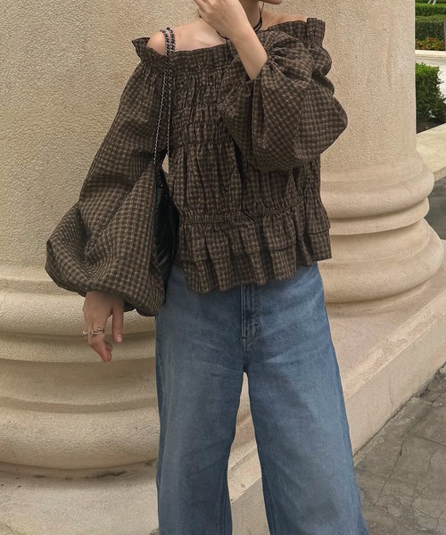WILLFULLY(ウィルフリー)の「volume sleeve shirring hem tiered BL(シャツ/ブラウス・レディース・アイボリー/チェック/ブラック・FREE)」の7枚目の写真