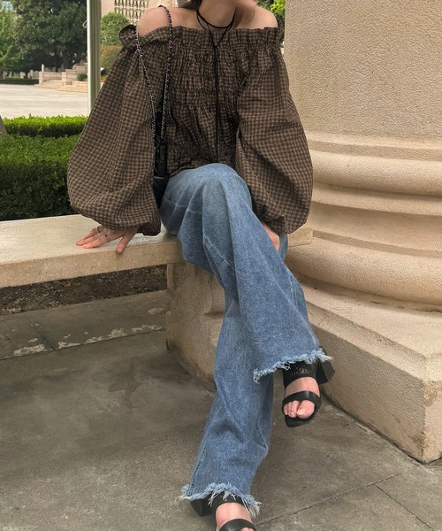 WILLFULLY(ウィルフリー)の「volume sleeve shirring hem tiered BL(シャツ/ブラウス・レディース・アイボリー/チェック/ブラック・FREE)」の5枚目の写真