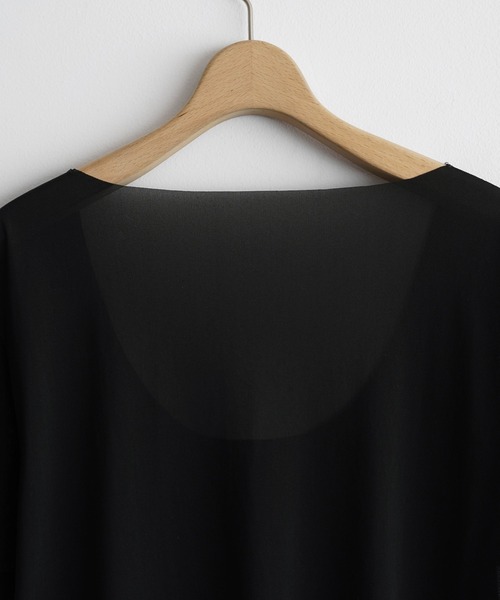 WYM LIDNM（ウィム バイ リドム）の「COOL DRY DEODORANT WIDE U NECK INNER TEE（インナーウェア/肌着・メンズ・グレイッシュベージュ/ブラック・XL/XS/S/M/L）」の21枚目の写真