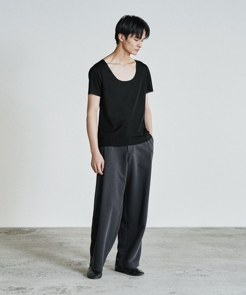 WYM LIDNM（ウィム バイ リドム）の「COOL DRY DEODORANT WIDE U NECK INNER TEE（インナーウェア/肌着・メンズ・グレイッシュベージュ/ブラック・XL/XS/S/M/L）」の5枚目の写真