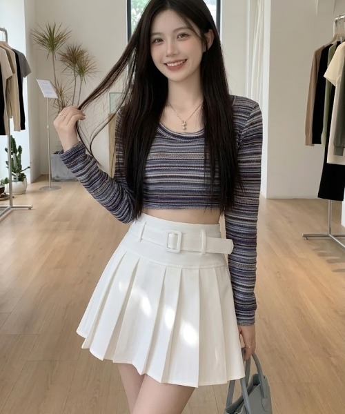 NoBelle(ノベル)の「フリルルフレアプリーツスカート ベルト付き(スカート・レディース・ホワイト/ブラック・M/S/L)」の6枚目の写真