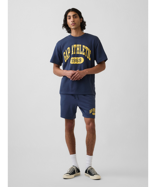 GAP(ギャップ)の「リラックスフィット フレンチテリー グラフィックTシャツ(スウェット・メンズ・グリーン/ネイビー/イエロー/ブルー/オフホワイト/ブラック・L/M/S/XS/XL)」の15枚目の写真