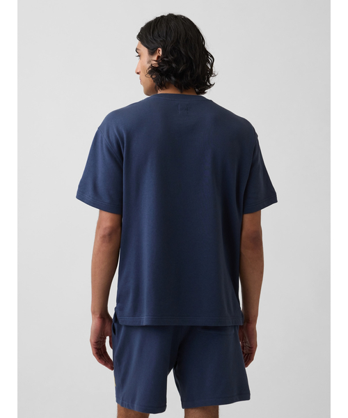 GAP(ギャップ)の「リラックスフィット フレンチテリー グラフィックTシャツ(スウェット・メンズ・グリーン/ネイビー/イエロー/ブルー/オフホワイト/ブラック・L/M/S/XS/XL)」の9枚目の写真